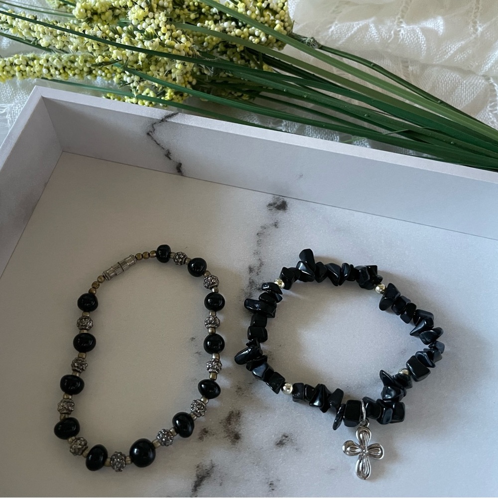 Black chips stretchy, black round bead & spacer screw clasp bracelet- 2 strands